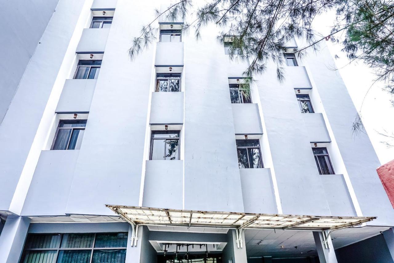 Oyo 108 Hotel Surya Yakarta Exterior foto