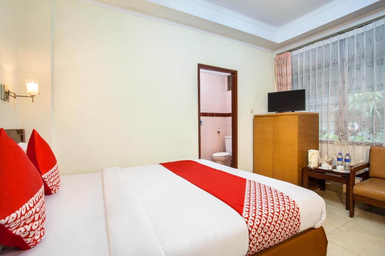 Oyo 108 Hotel Surya Yakarta Exterior foto