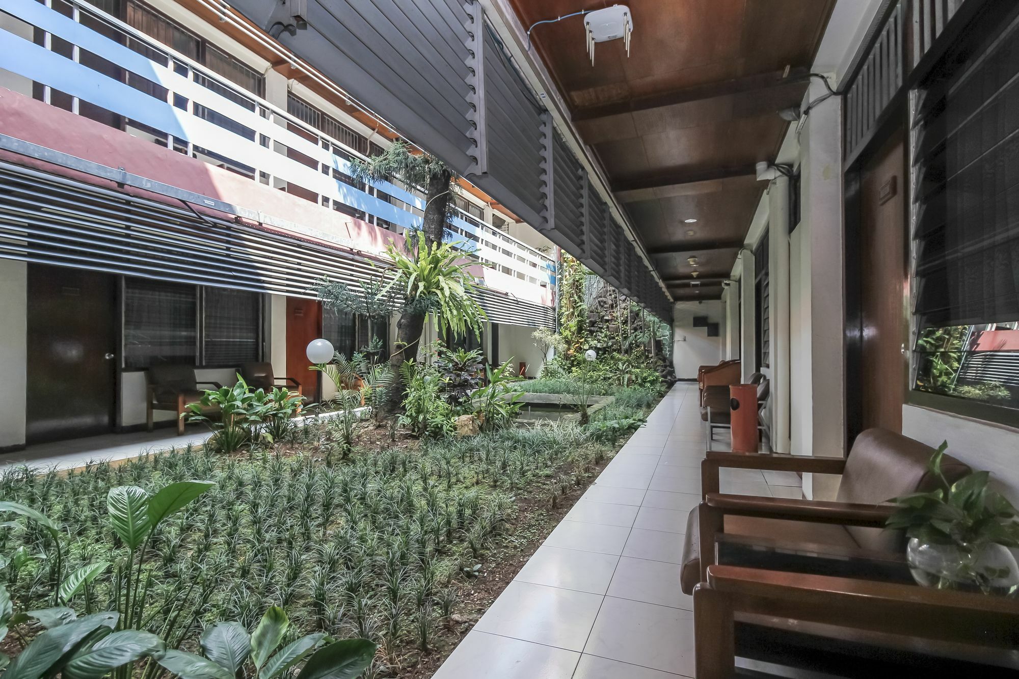 Oyo 108 Hotel Surya Yakarta Exterior foto